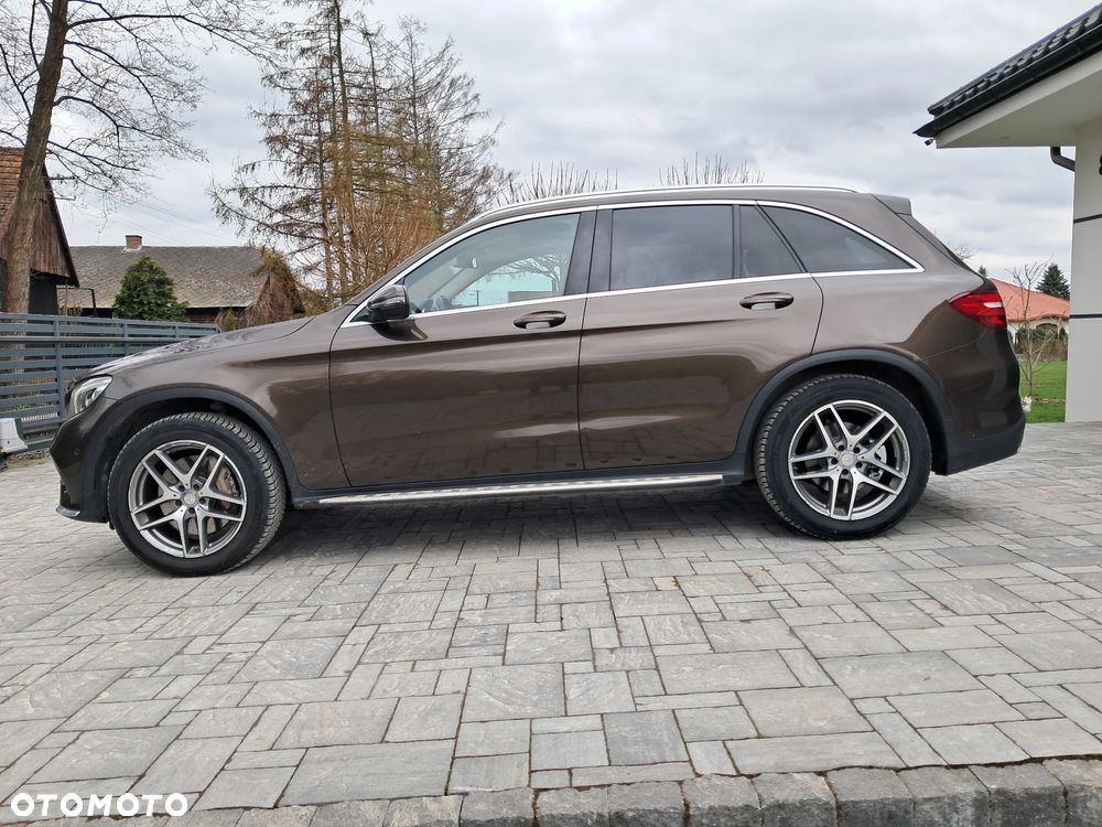 Mercedes-Benz GLC 250 4Matic 9G-TRONIC AMG Line - 27