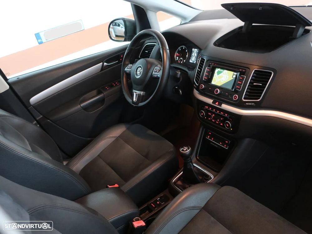 VW Sharan 2.0 TDI Highline 4Motion - 25