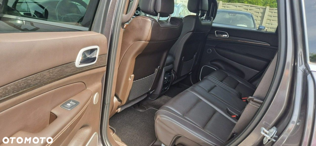 Jeep Grand Cherokee - 27