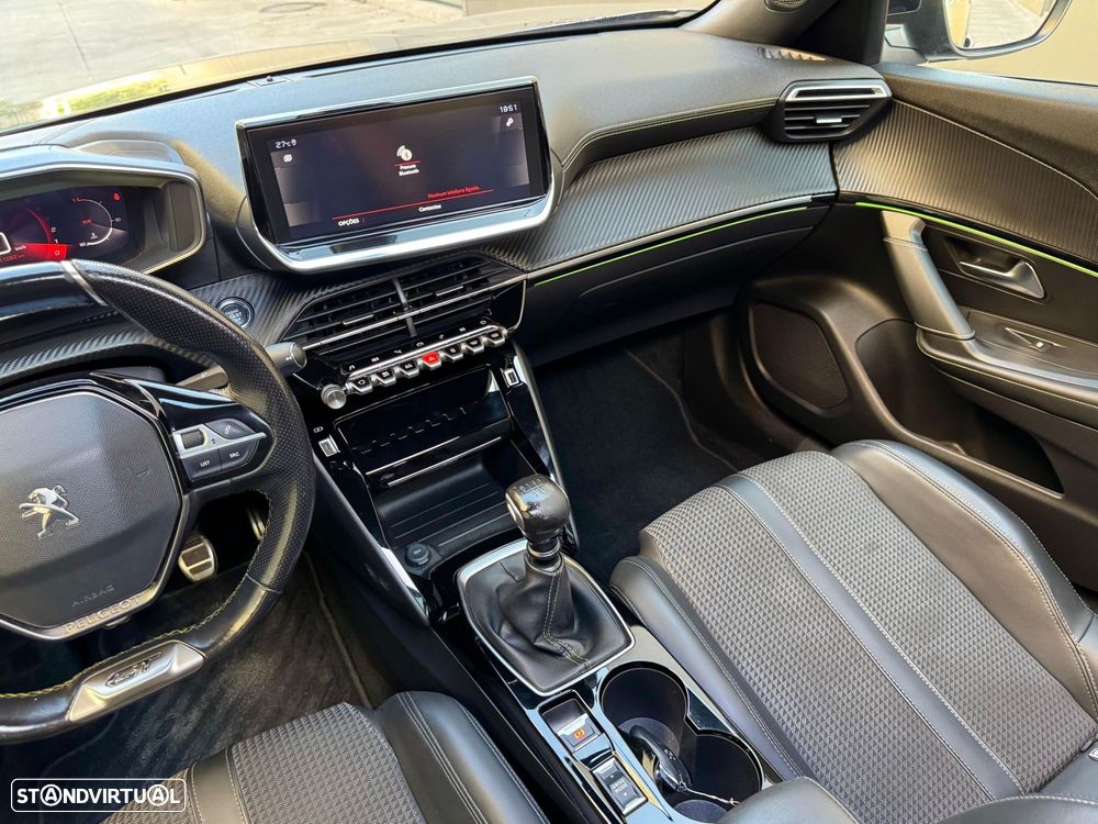 Peugeot 2008 1.2 PureTech GT Line - 17