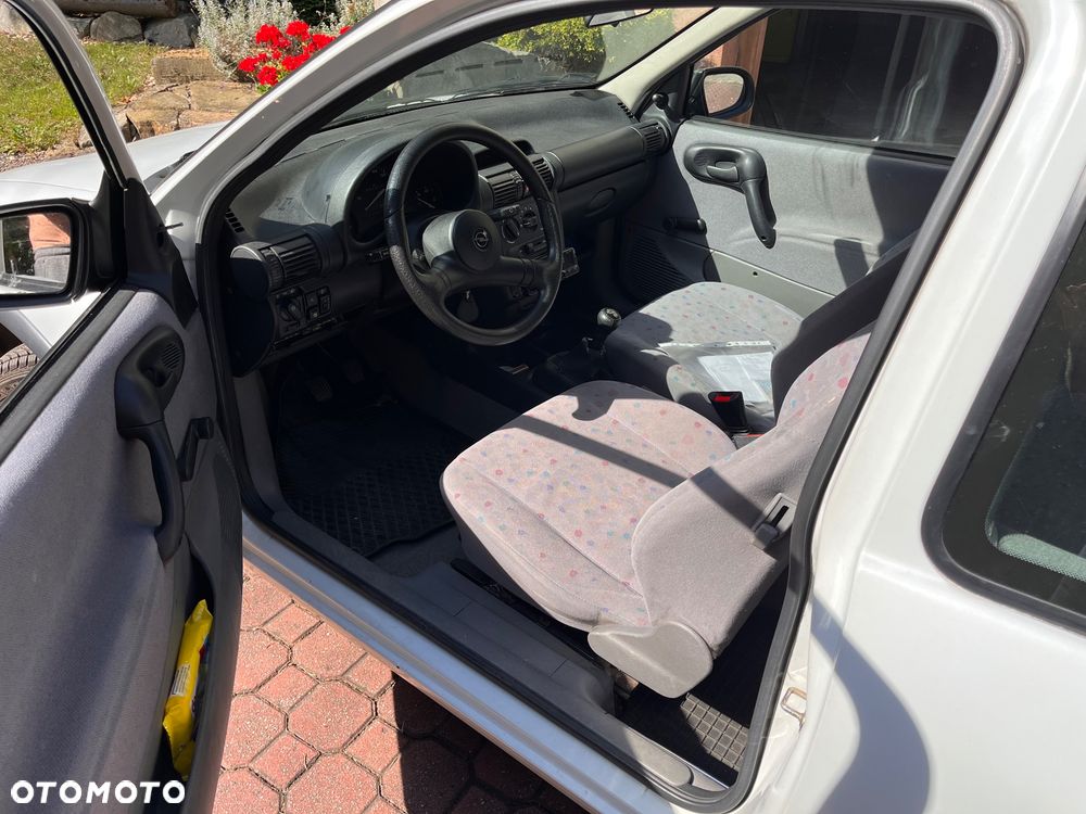 Opel Corsa 1.2 City - 1