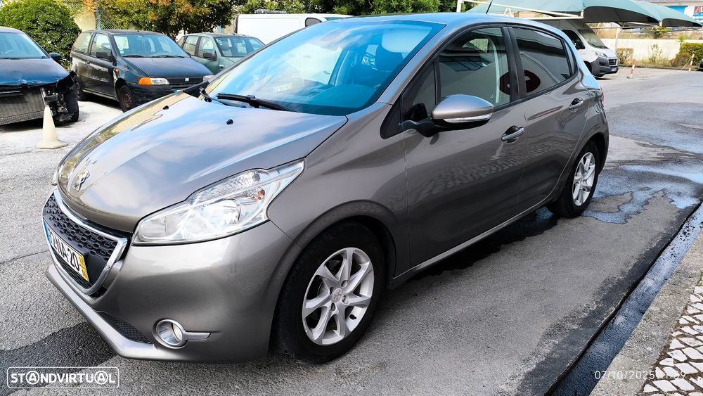 Peugeot 208 1.4 HDi SE Style - 28