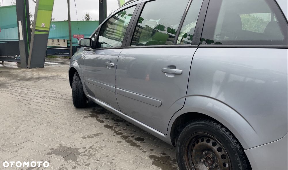 Opel Zafira - 4
