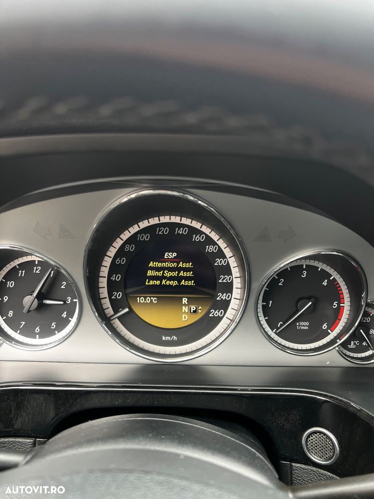 Mercedes-Benz E 220 CDI DPF BlueEFFICIENCY 7G-TRONIC Avantgarde - 33