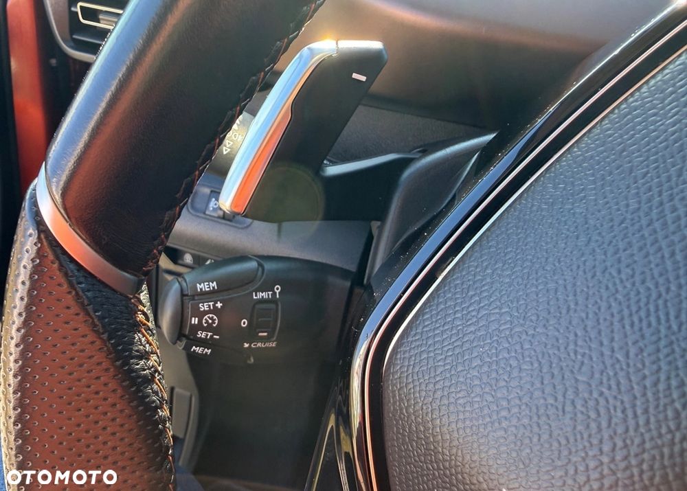 Peugeot Rifter 1.2 PureTech Allure S&S - 12