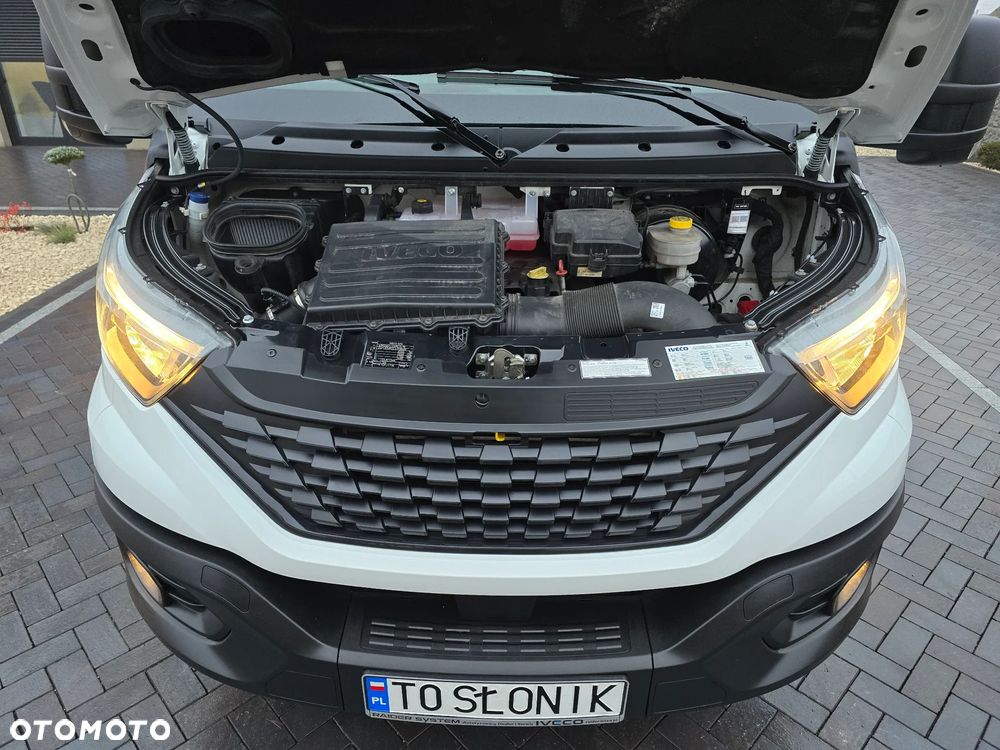 Iveco DAILY DAILY 50C16 KONTENER IZOTERMICZNY 10PALET 4,91cmDługi  2,11cmSzeroki  2,31cmWysoki  SALON PL 106 Tyś km STAN JAK NOWY NA GWARANCJI TEMPOMAT FOTEL PNEŁMATYCZNY KLIMATYZACJA AUTOMATYCZNA - 36