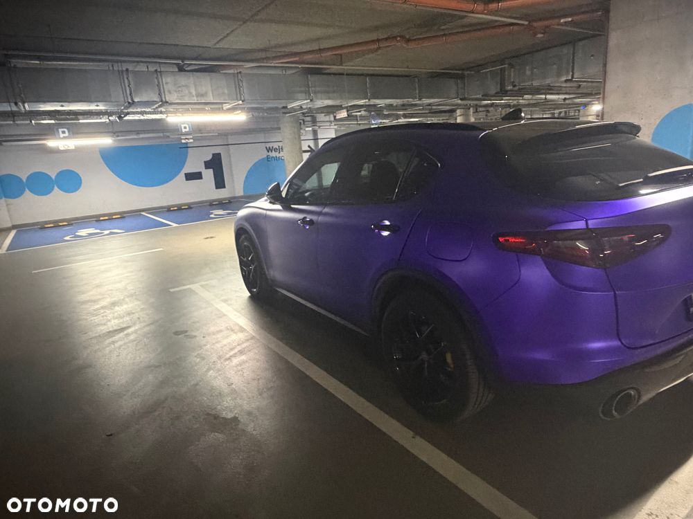 Alfa Romeo Stelvio - 1