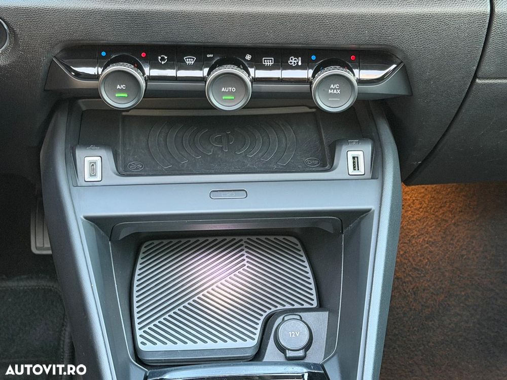 Citroën C4 PureTech 155 Stop&Start EAT8 SHINE - 11