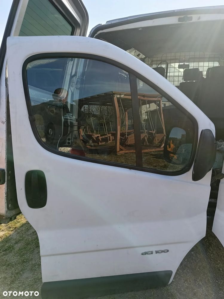 Drzwi prawe lewe boczne przednie przód Trafic II Vivaro Primastar - 2