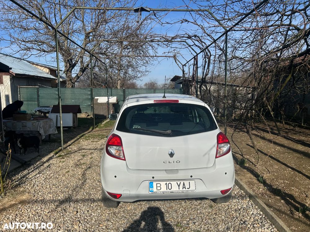 Renault Clio III 1.4 Dynamique - 3