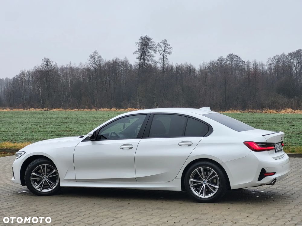 BMW Seria 3 318d Sport Line - 15