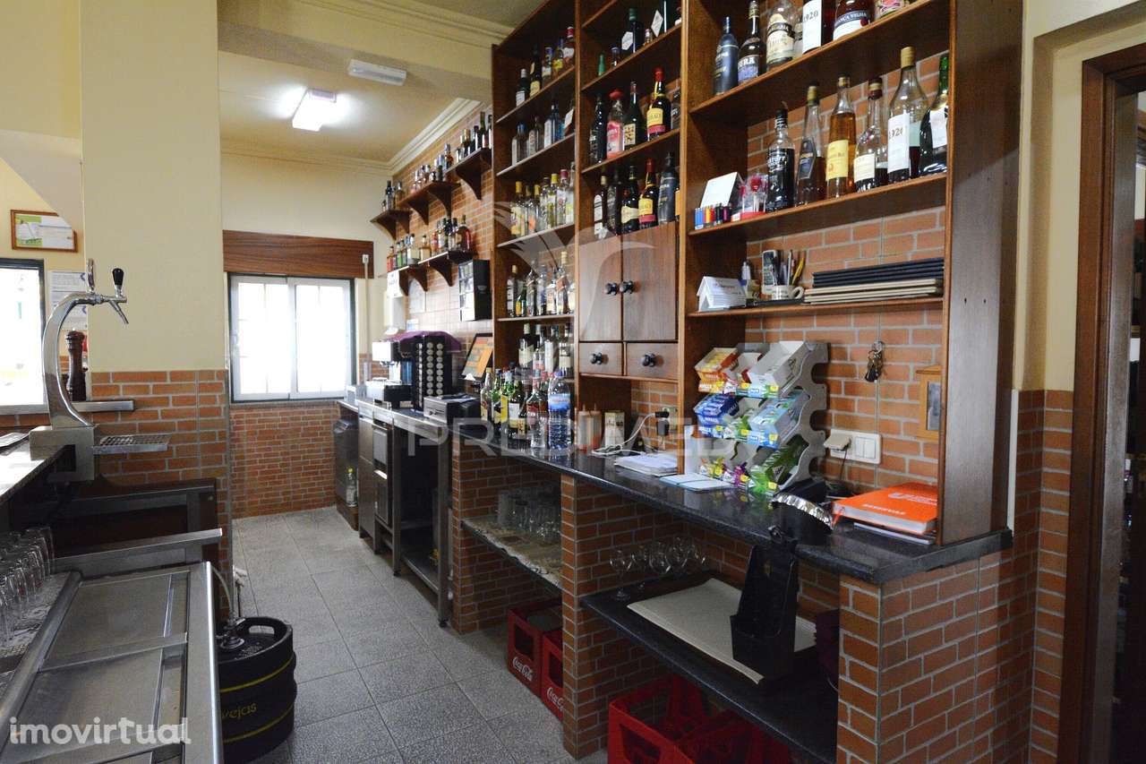 Moradia/Restaurante - Grande imagem: 3/35