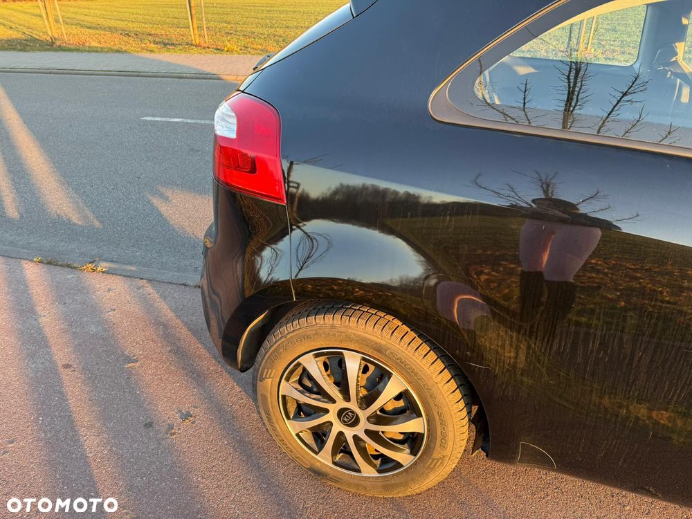 Kia Rio - 8