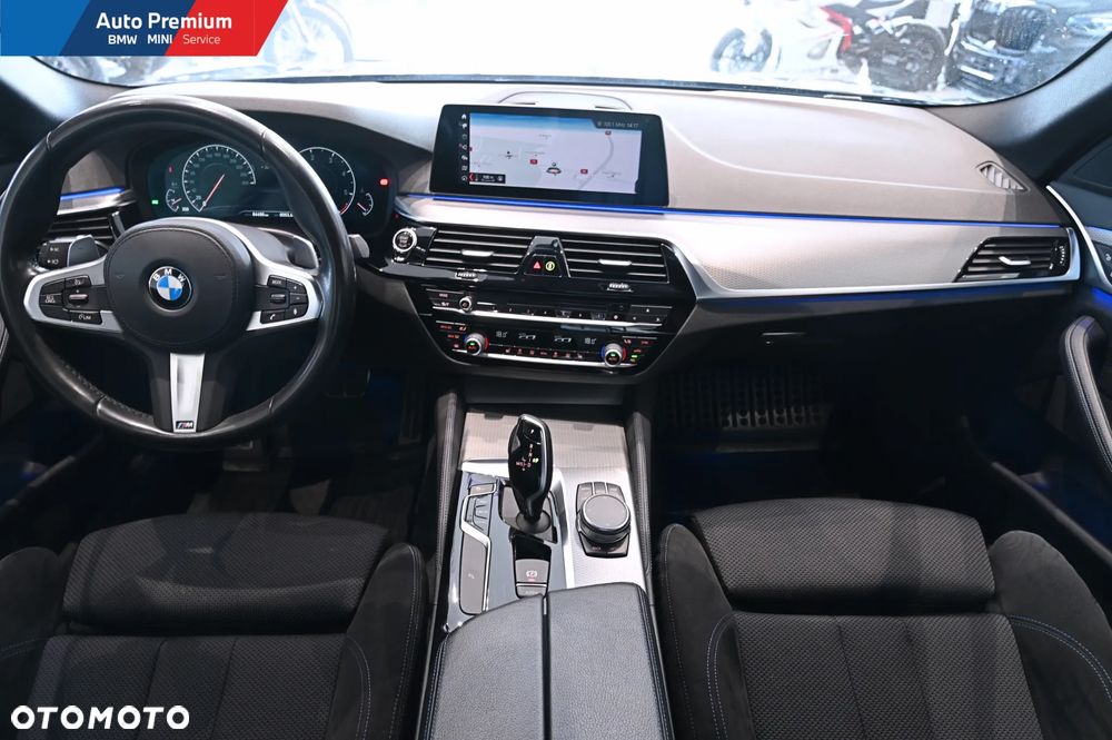 BMW Seria 5 520d xDrive - 14