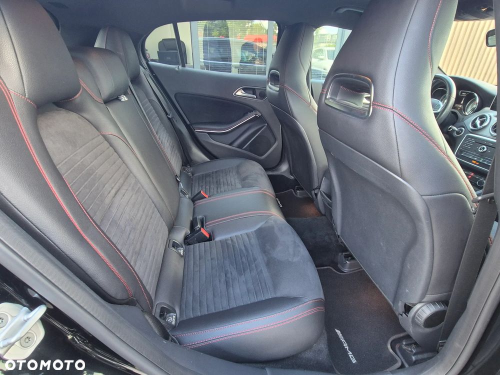 Mercedes-Benz GLA 250 UrbanStyle Edition - 29