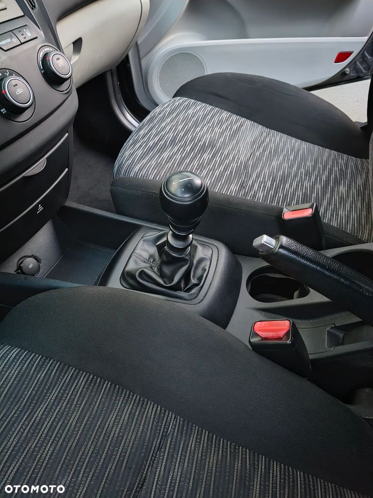 Kia Ceed - 12