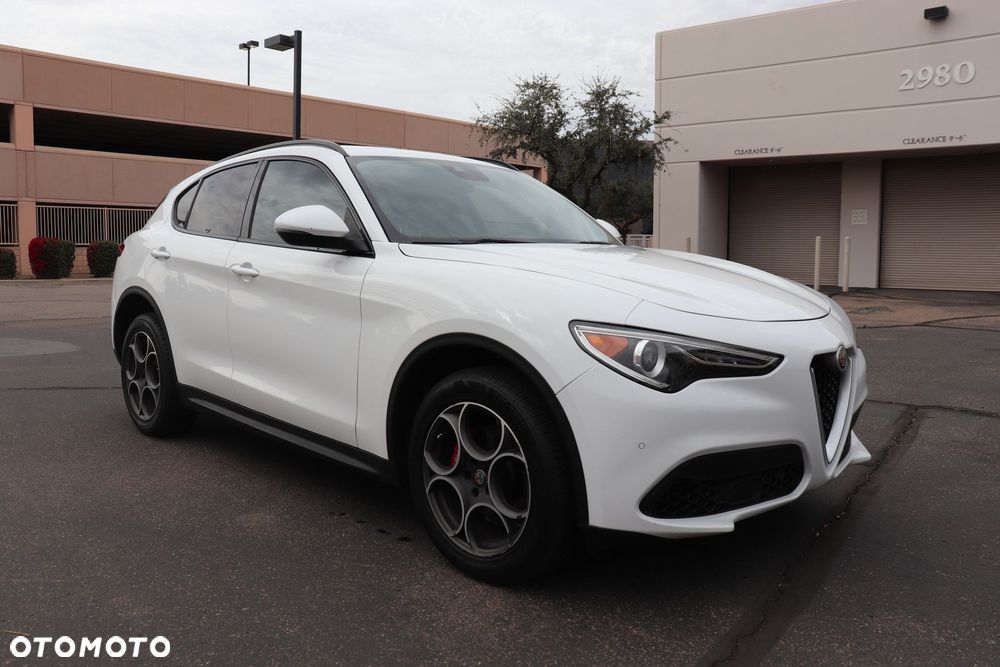 Alfa Romeo Stelvio 2.0 Turbo 16V AT8-Q4 Ti - 9