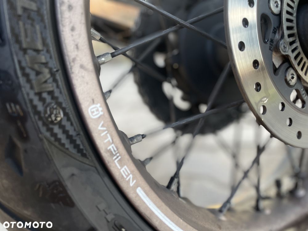 Husqvarna Vitpilen - 18