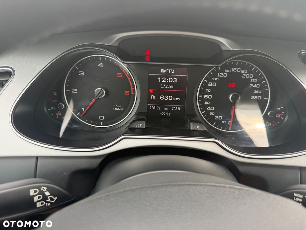 Audi A4 Avant 2.0 TDI DPF clean diesel quattro S line Sportpaket - 33