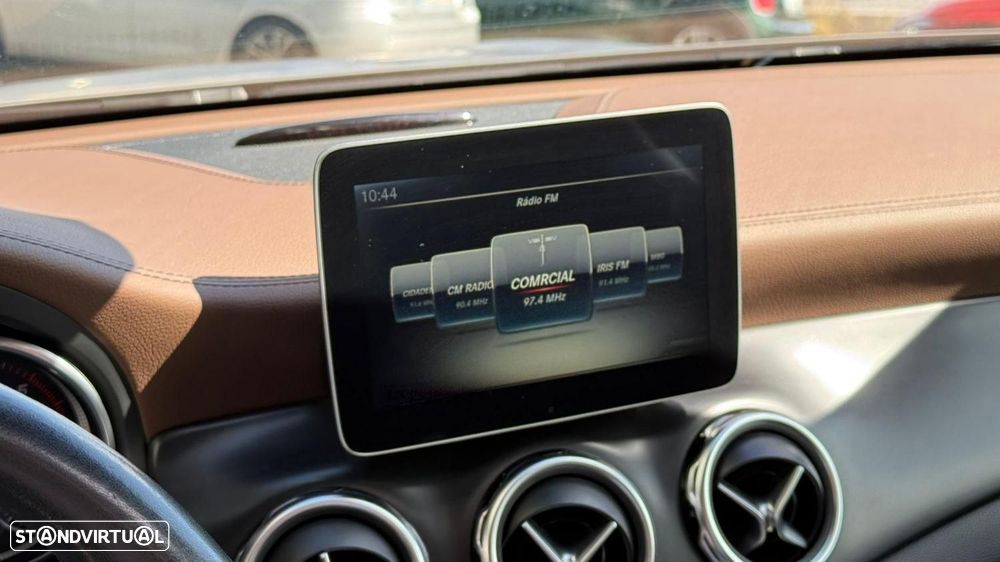 Mercedes-Benz GLA 220 d Urban — fotografia 8