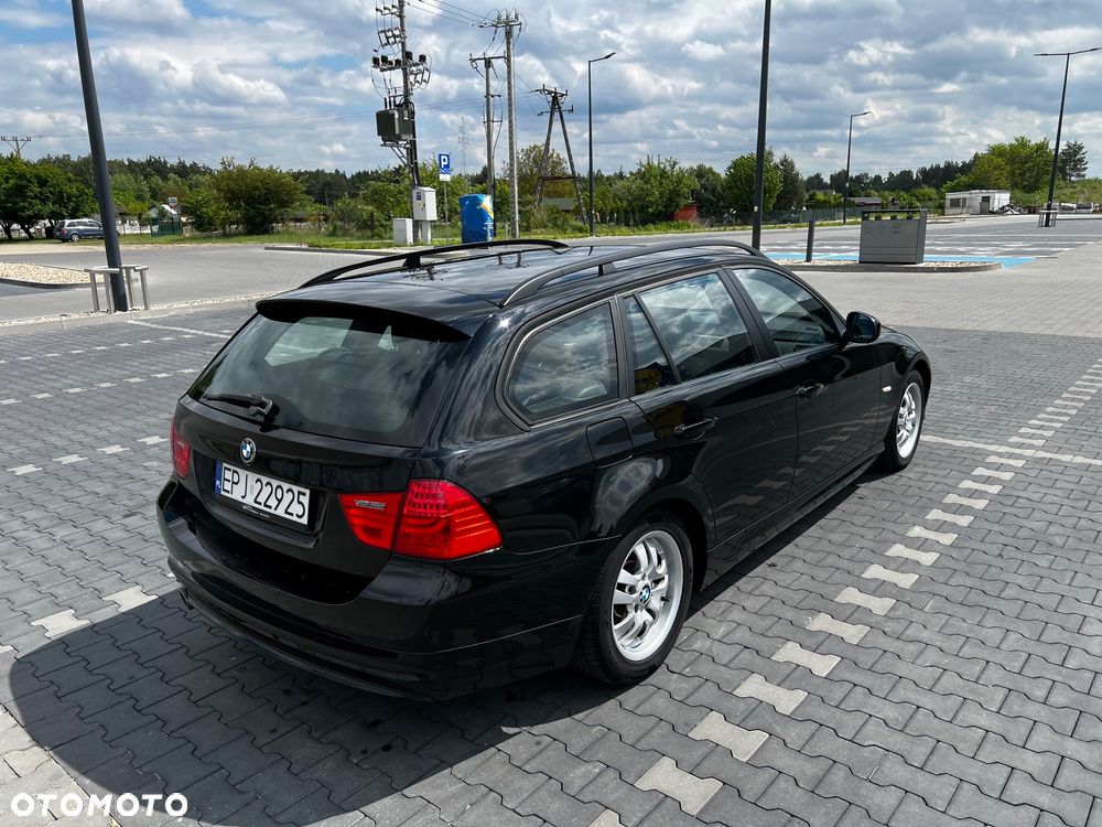 BMW Seria 3 318i - 5