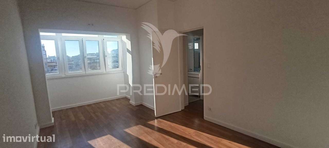 Espetacular Apartamento T3 Recuperado – Amadora (Excelente Localiza... - Grande imagem: 4/14