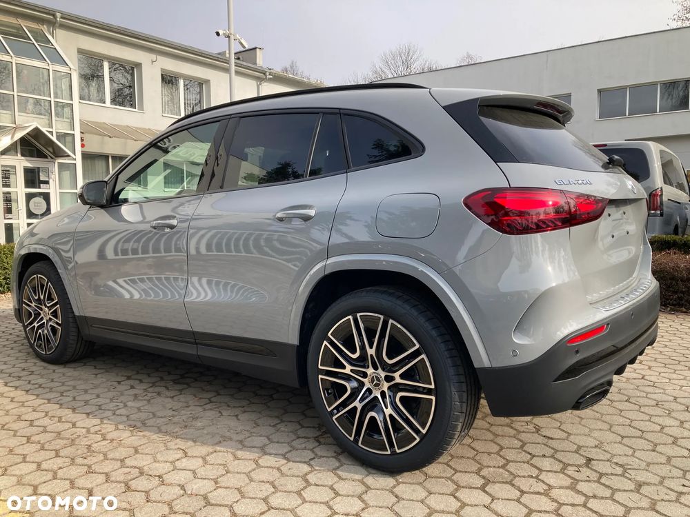 Mercedes-Benz GLA - 3