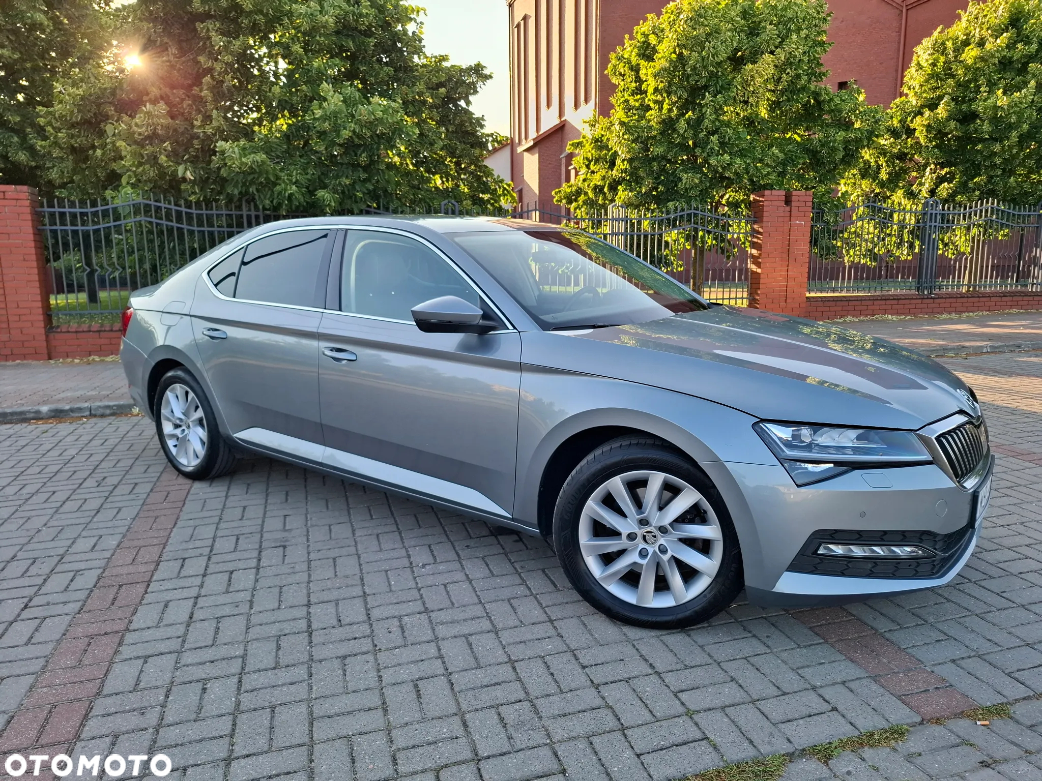 Skoda Superb 2.0 TSI Ambition DSG - 8