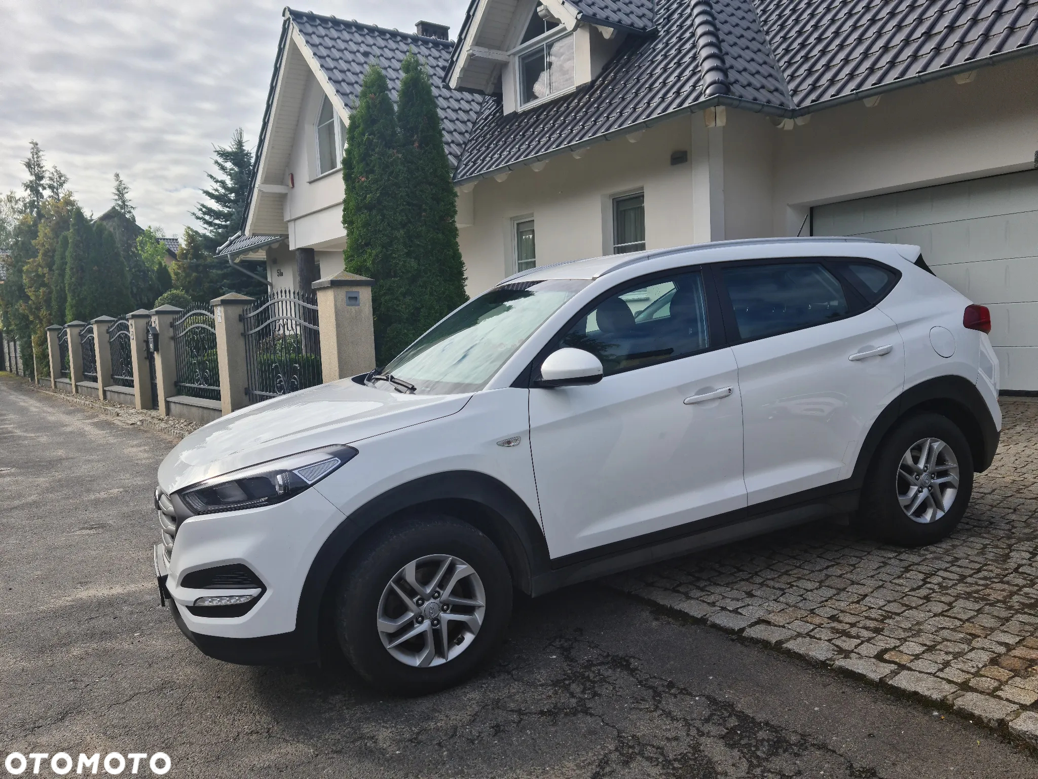 Hyundai Tucson blue 1.7 CRDi 2WD Style - 16