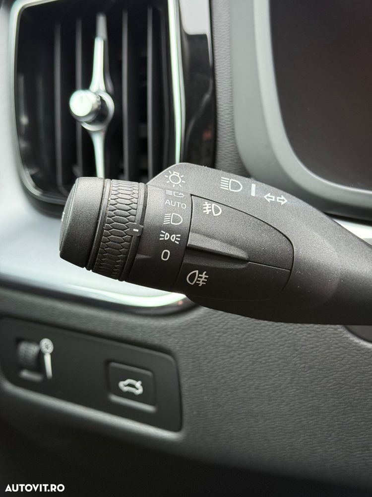 Volvo XC 60 D4 Geartronic Momentum Pro - 17