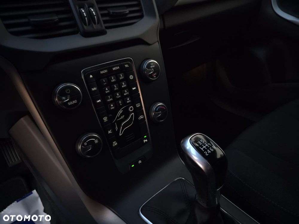 Volvo V40 D2 Kinetic - 23