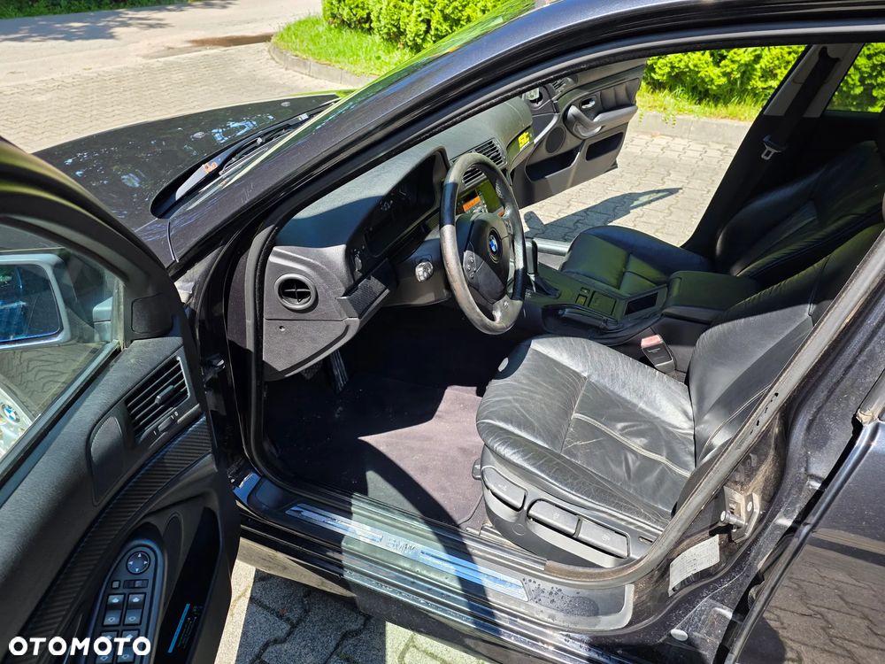 BMW Seria 5 - 12