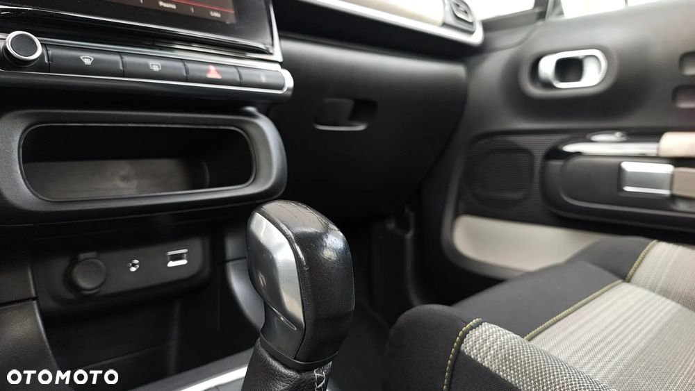 Citroën C3 Pure Tech 82 SHINE - 30