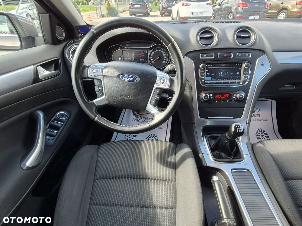 Ford Mondeo - 33