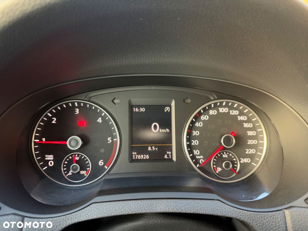 Volkswagen Sharan - 8