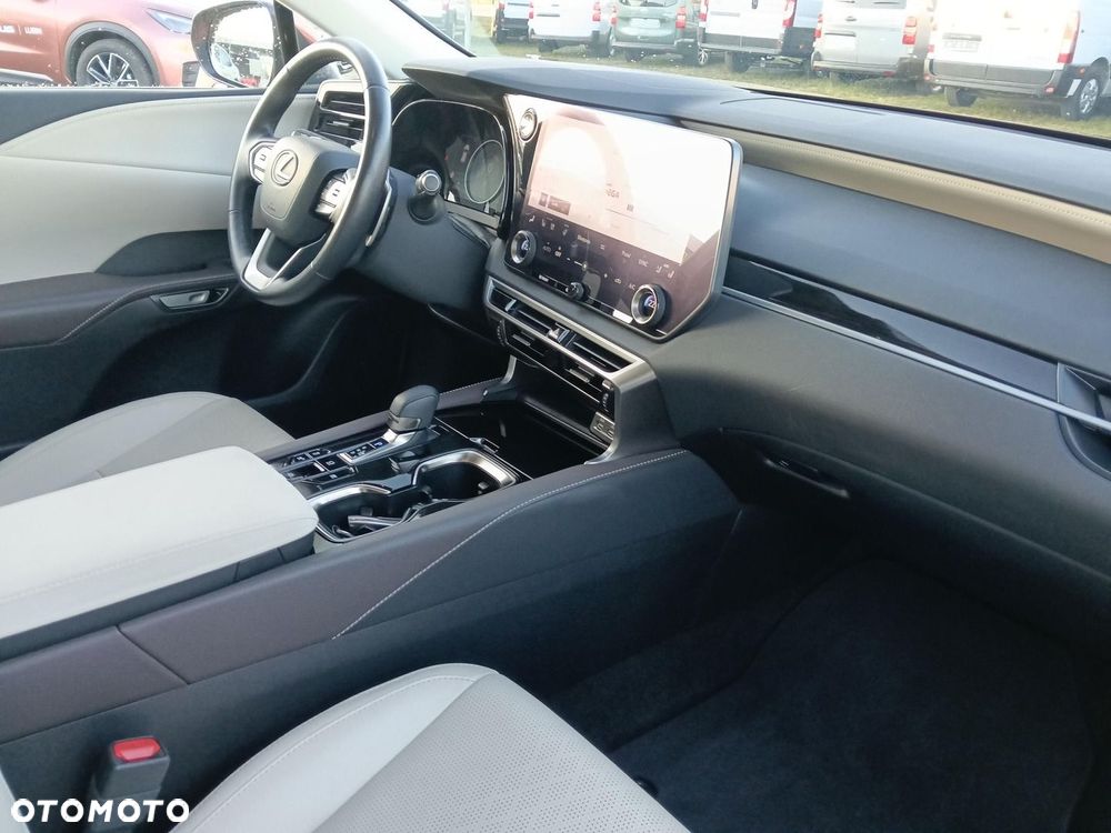 Lexus RX - 11