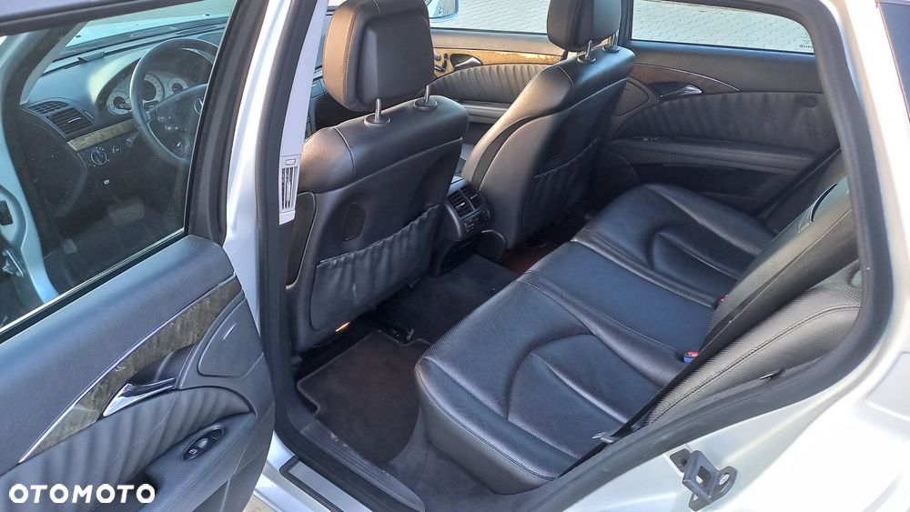 Mercedes-Benz Klasa E 320 CDI 7G-TRONIC Avantgarde DPF - 13