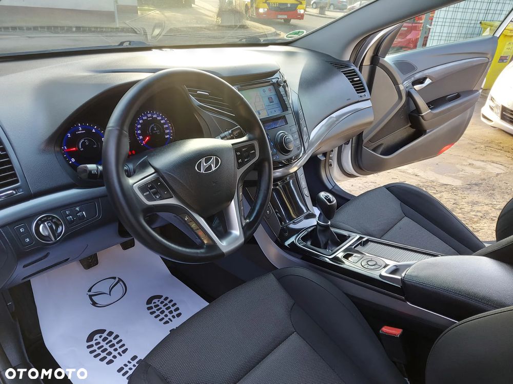 Hyundai i40 i40cw 1.7 CRDi Fifa World Cup Edition - 19