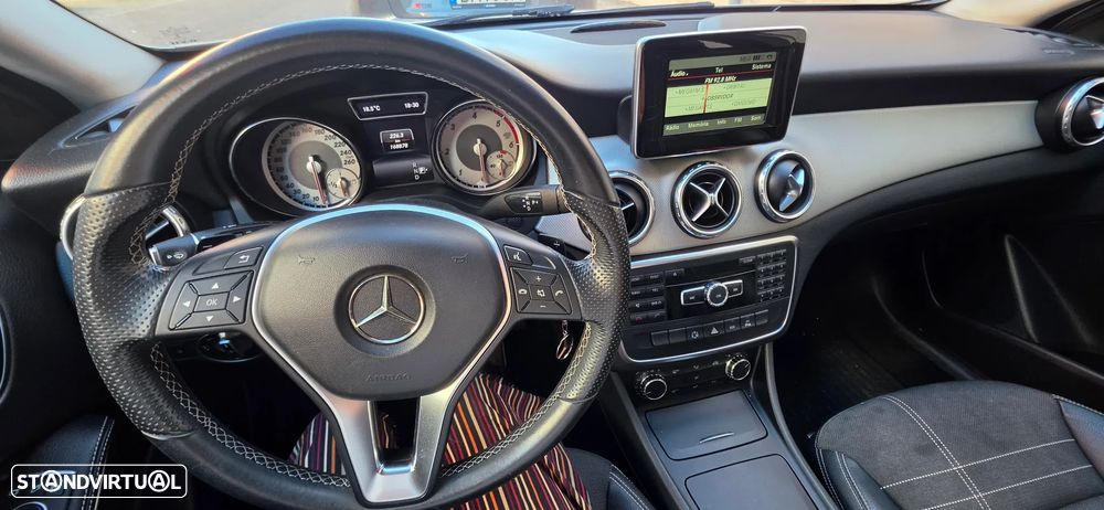 Mercedes-Benz GLA 200 - 12