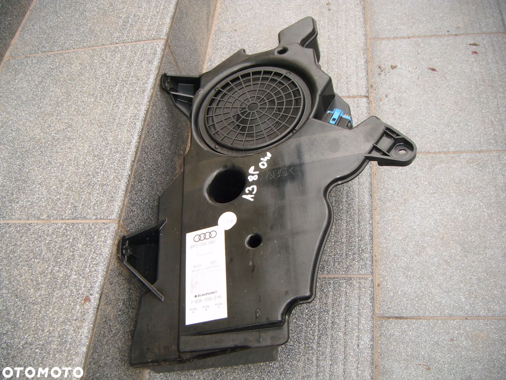 audi a3 8p subwoofer 8p3035382 - 1