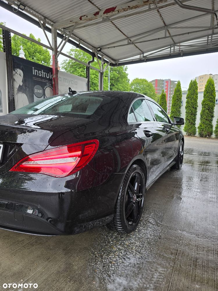 Mercedes-Benz CLA 180 7G-DCT - 7