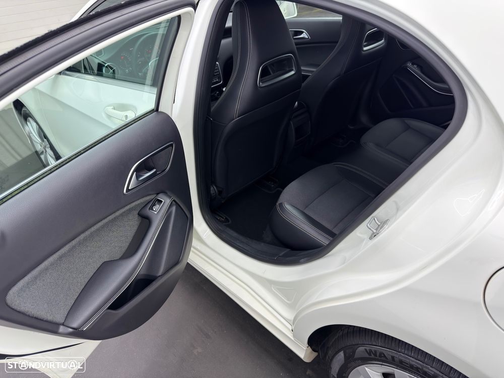 Mercedes-Benz A 180 d BlueEFFICIENCY Edition - 17