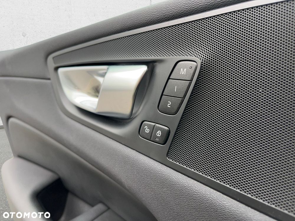 Volvo XC 60 - 18