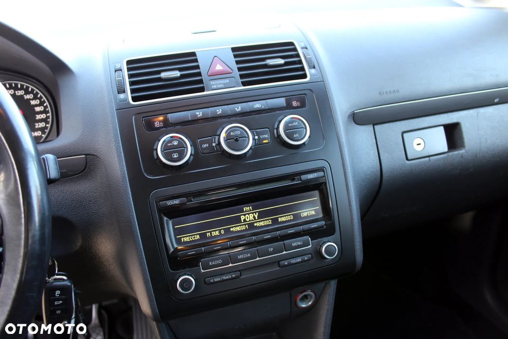 Volkswagen Touran 1.6 TDI DPF BlueMot Comfortline - 27