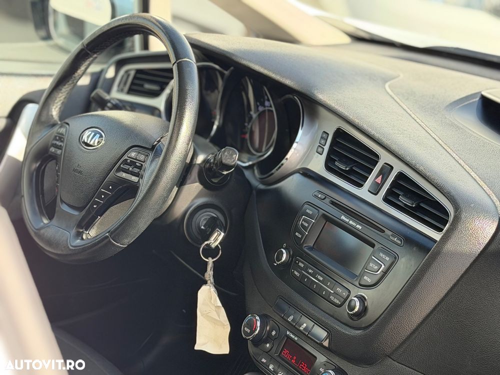 Kia Ceed 1.6 CRDi 128 97g Edition 7 - 24