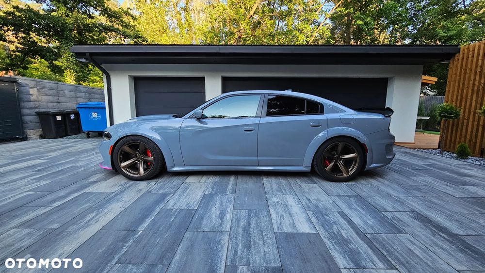 Dodge Charger 6.4 Scat Pack Widebody - 19
