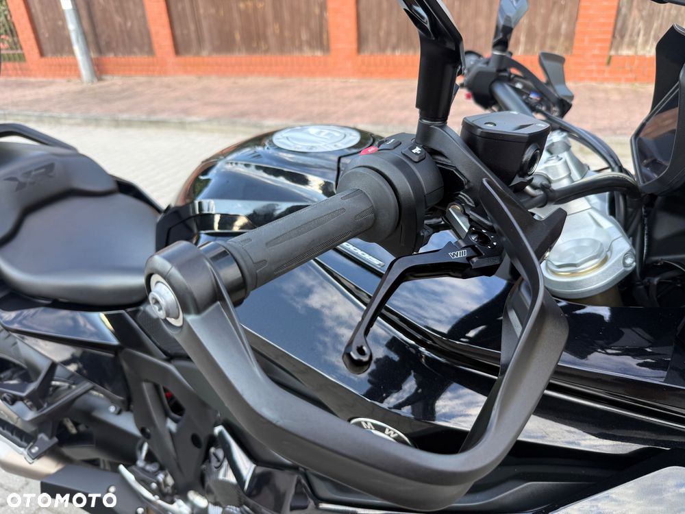 BMW XR - 11