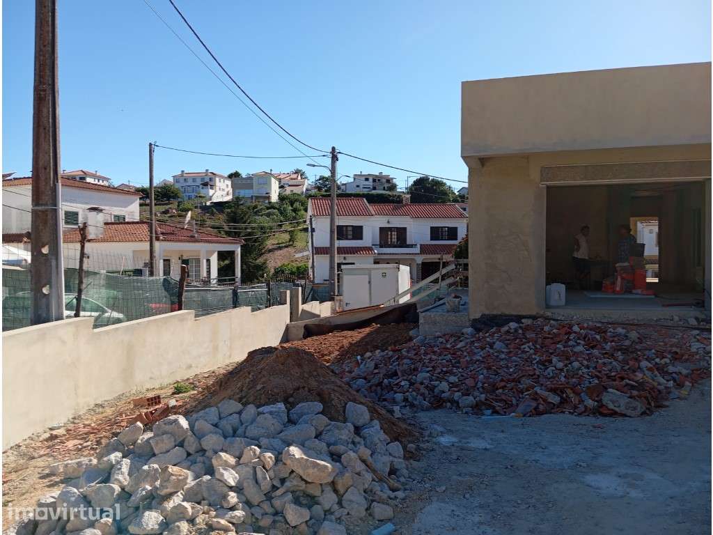 MORADIA ISOLADA T4 COM PISCINA - Grande imagem: 2/11