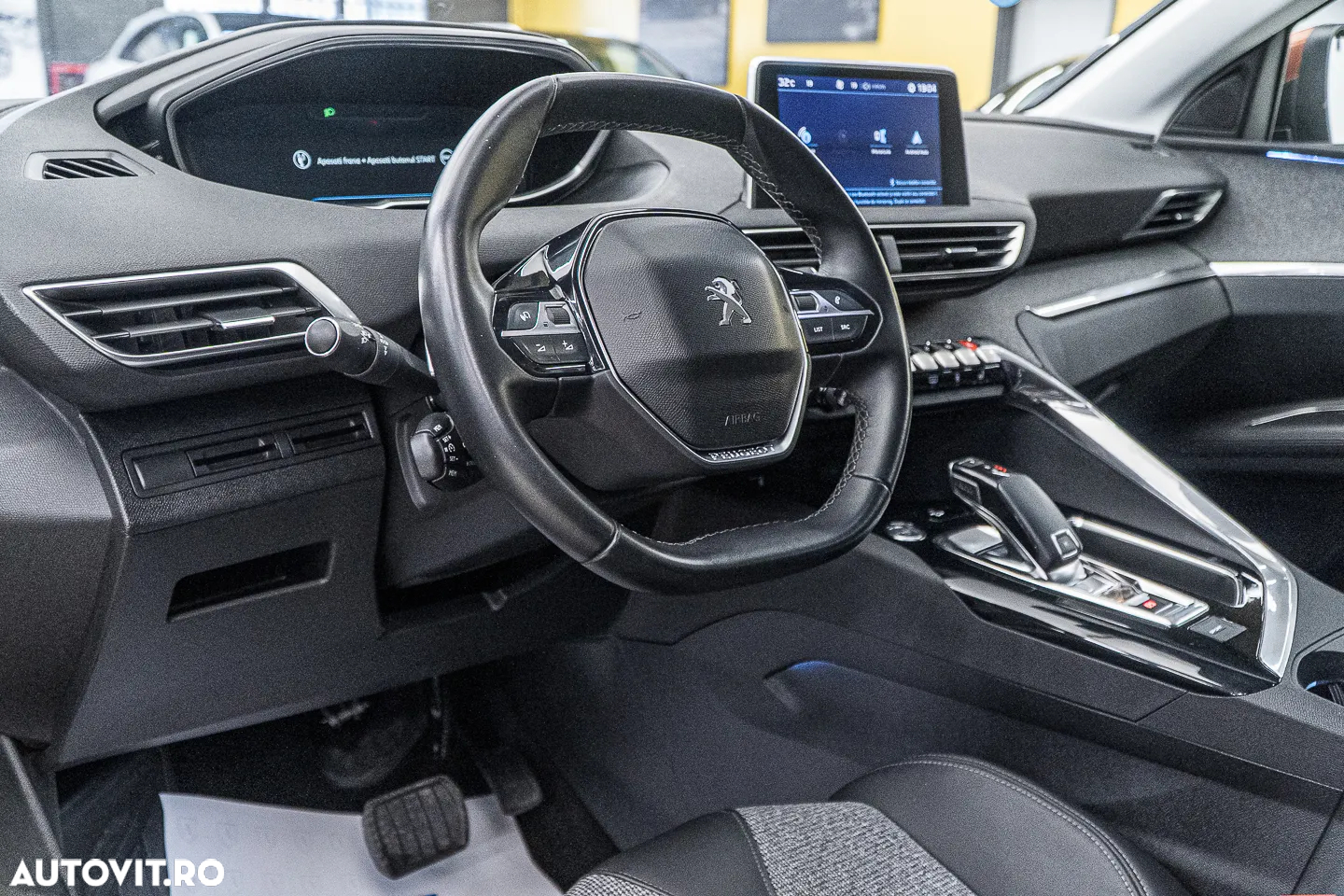 Peugeot 3008 1.2 PureTech Turbo S&S EAT6 Allure - 6