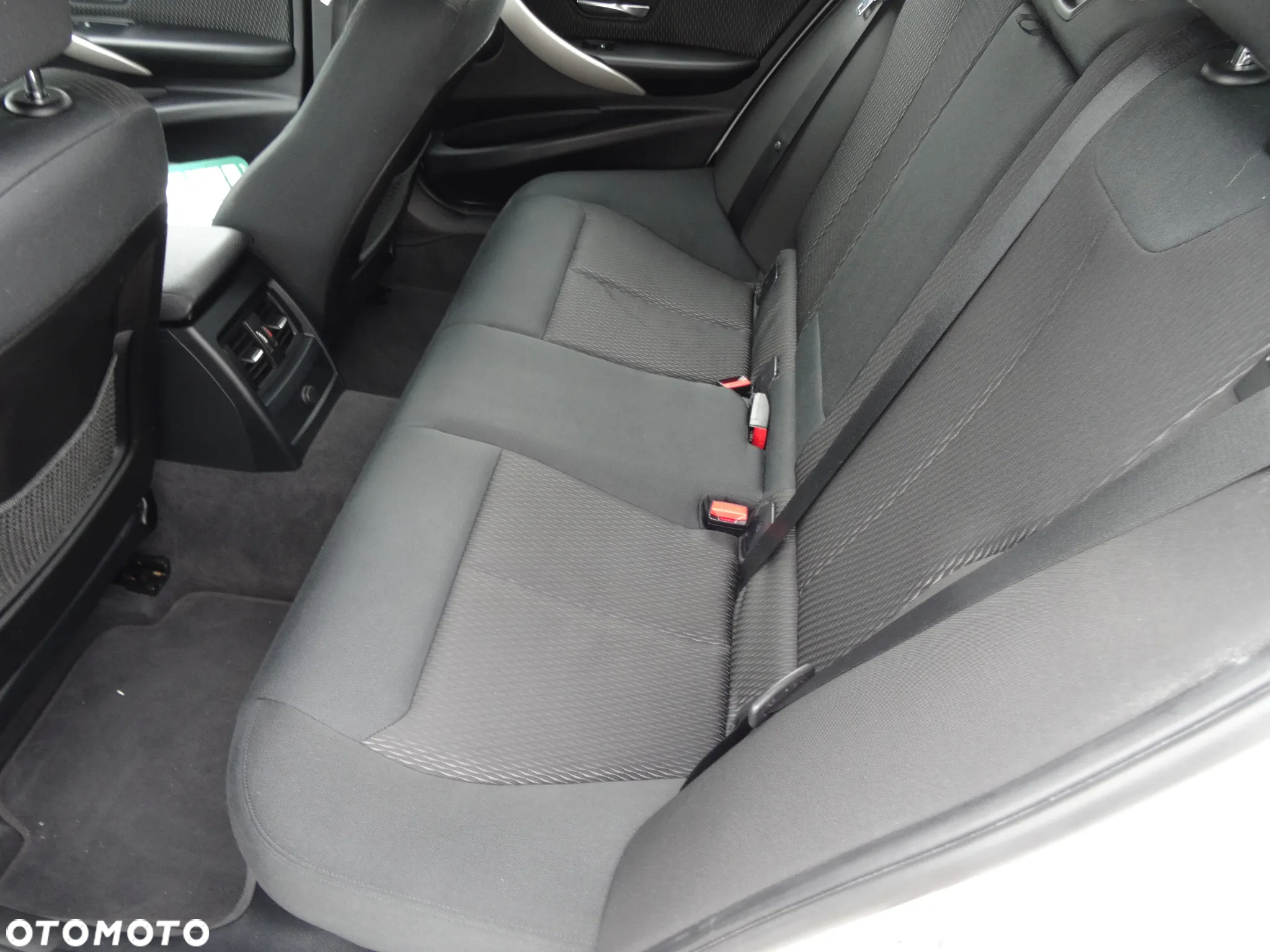 BMW Seria 3 318d - 18